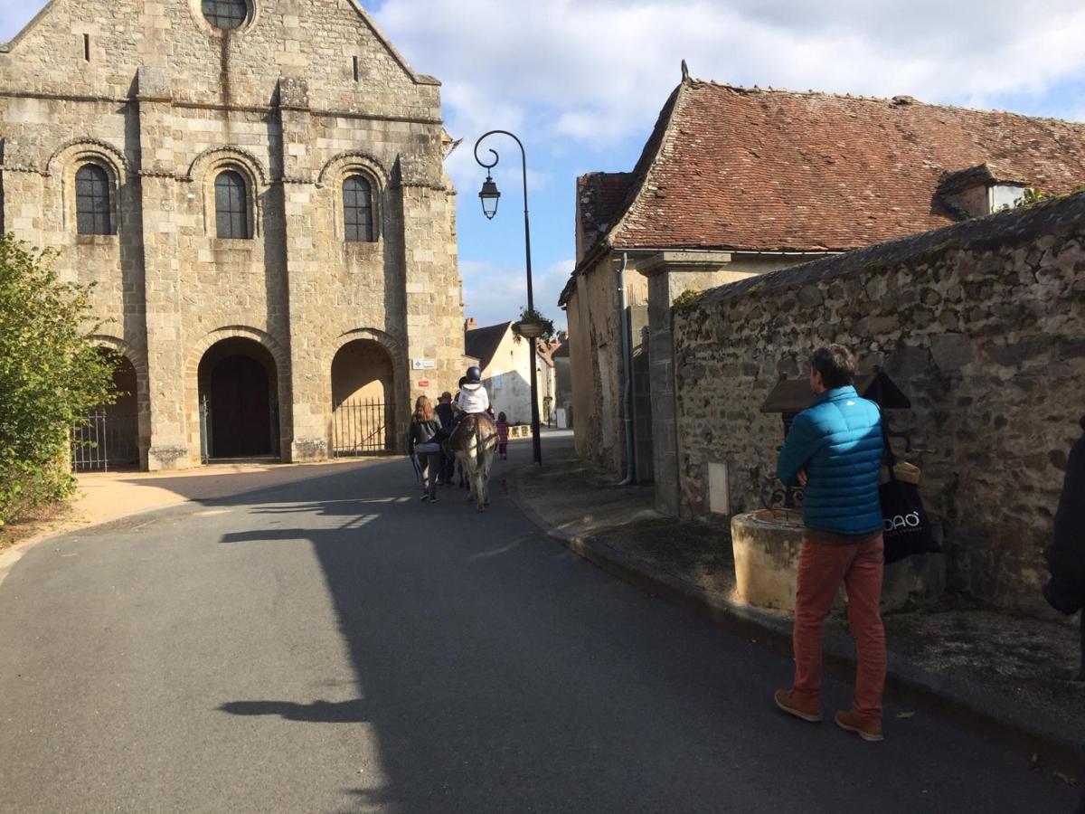 Les Maitres Sonneurs Bed & Breakfast Huriel Exterior foto