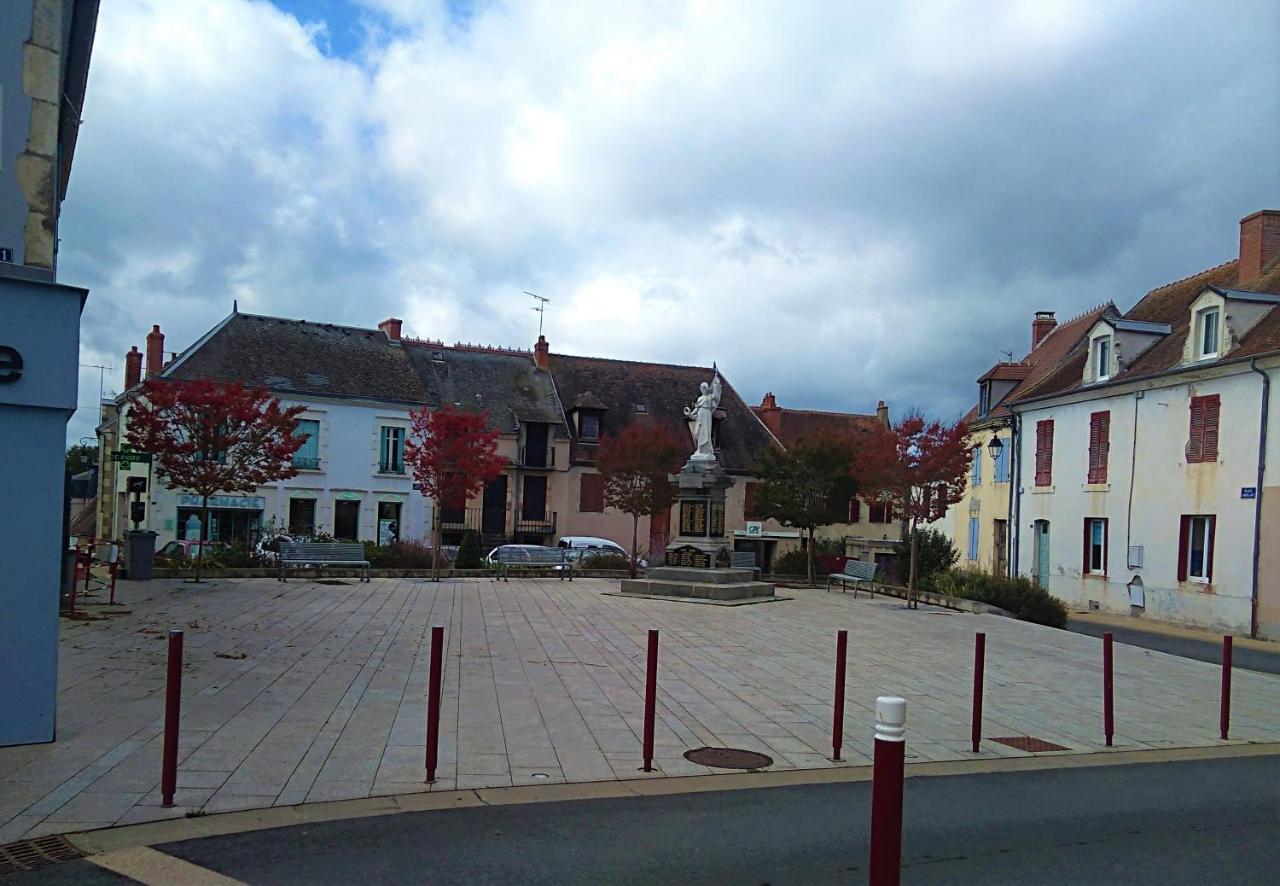Les Maitres Sonneurs Bed & Breakfast Huriel Exterior foto